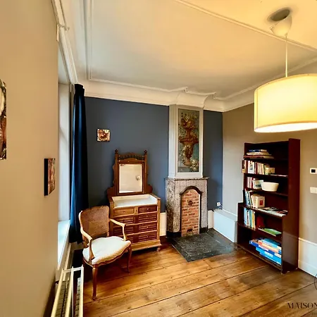 Casa de Férias La Maison De Maitre - Grand Jardin, Face A La Meuse Hermalle-sous-Argenteau